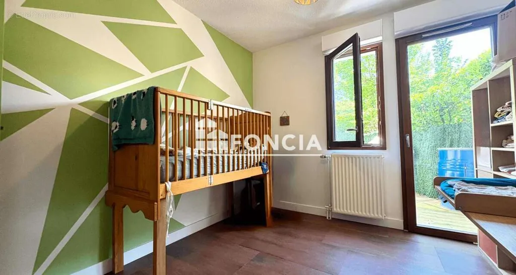 Chambres - Appartement Rénové avec Terrasse à Meylan