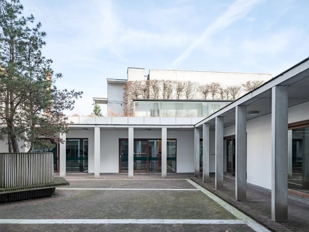 Garden - Office with River View in Ghent
