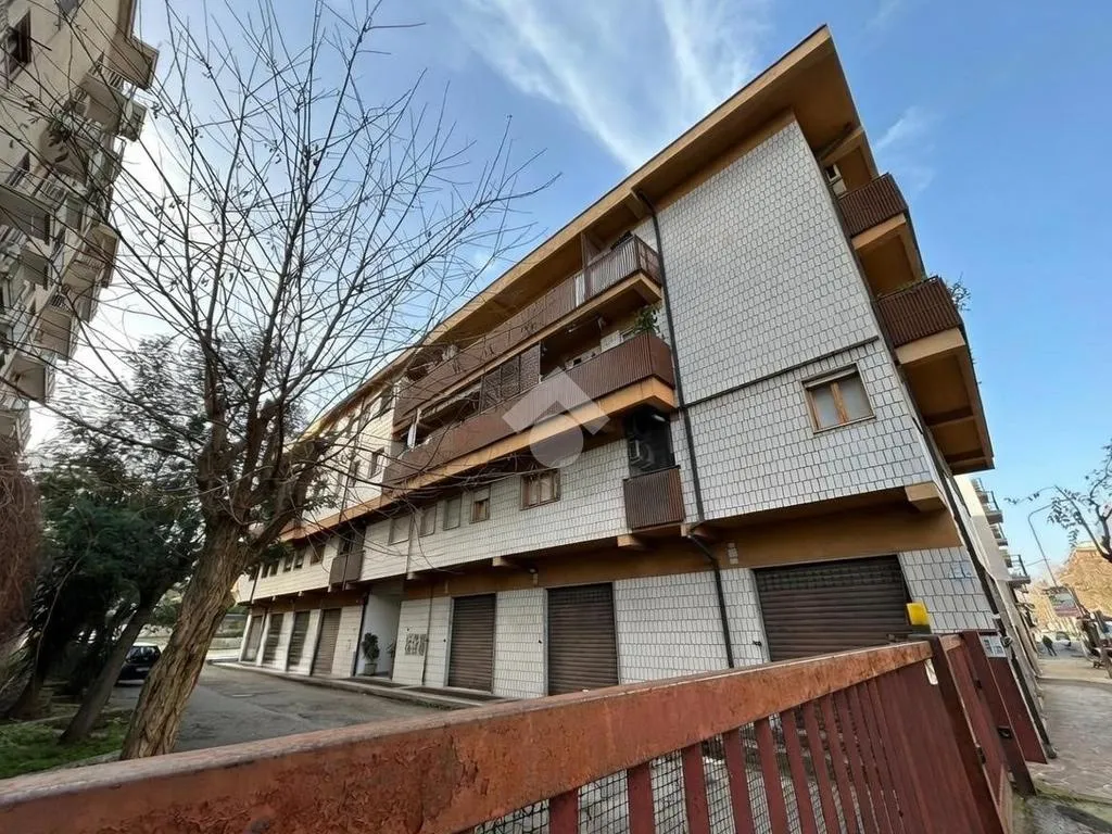 Esterno - South-Facing Apartment with Balcony in Cosenza