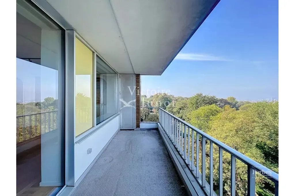 Balcone - Bright Apartment with Terrace in Forest
