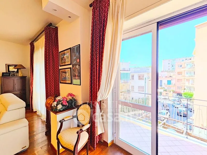 Elutuba - Apartment with Balcony in Chiaia, Naples