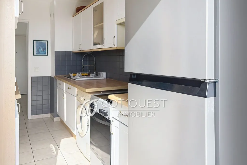Kitchen - 2-Bedroom Apartment with Sea View in Nice Ouest