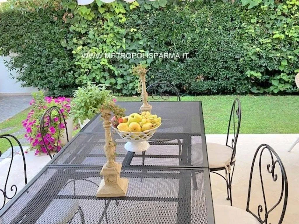 Terrace - Luxury Villa with Garden in Forte dei Marmi