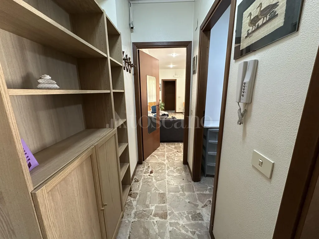 Esik - Rental Apartment with Three Entrances in Catania