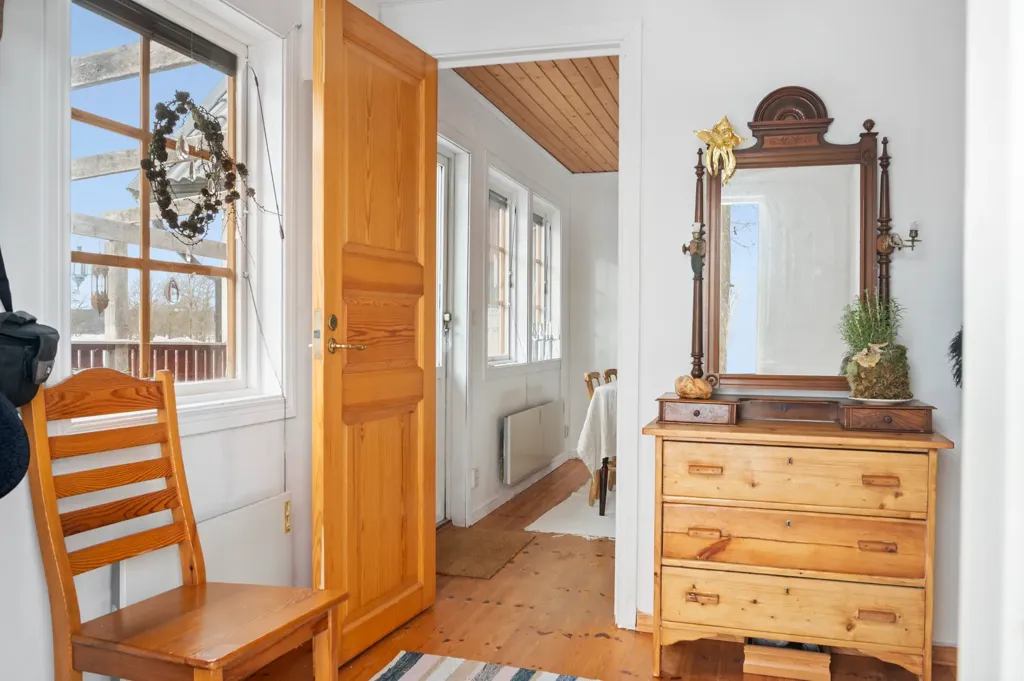 Entrée - Charming Cottage with Lake View in Sämsholm