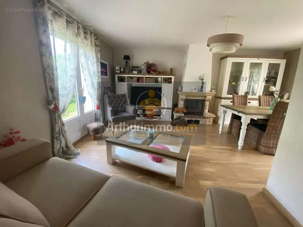 Elutuba - Charming House with Terrace in Brie-Comte-Robert