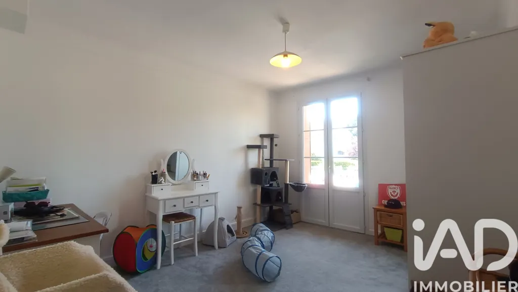 Magamistoad - 4-Bed Apartment with Garage in Auxerre