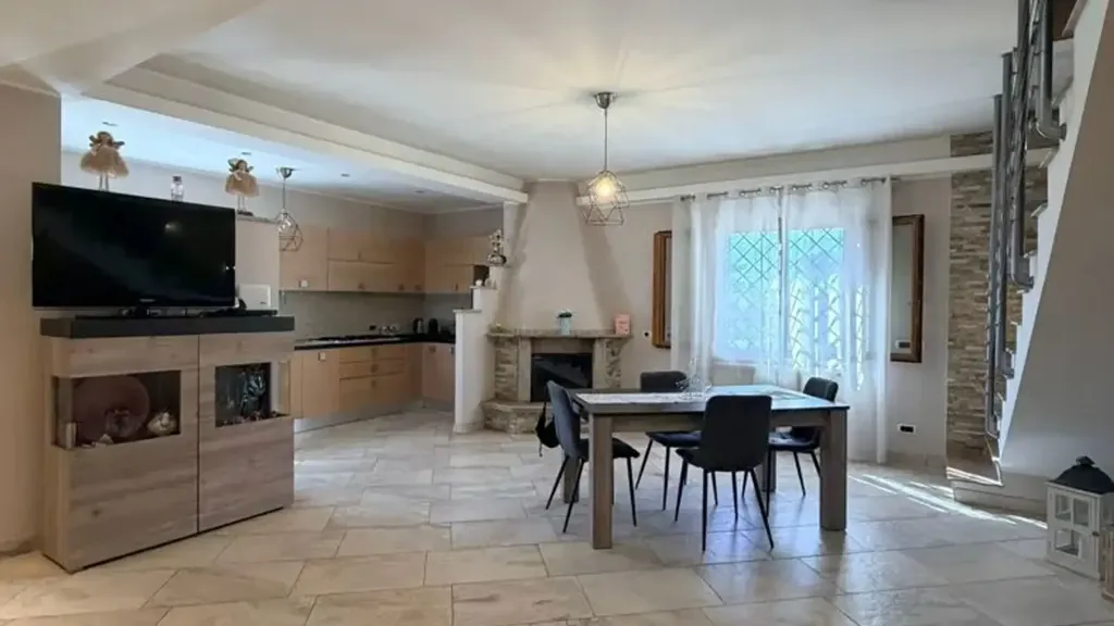 Sala da pranzo - Rustic Villa with Olive Grove in Lanuvio