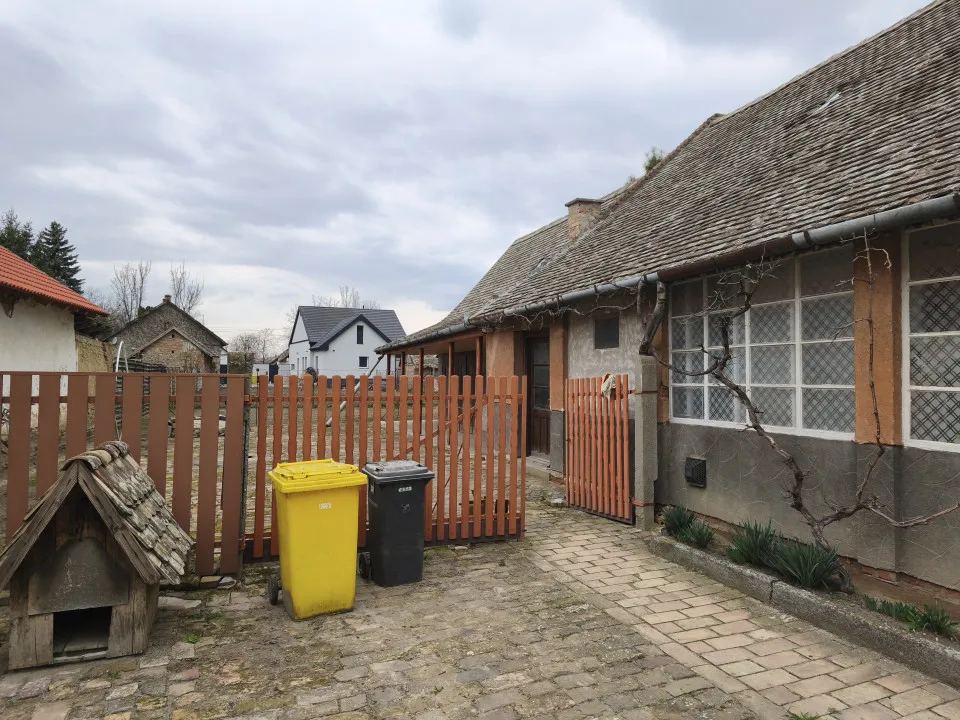Aed - Family House with Workshop in Makó