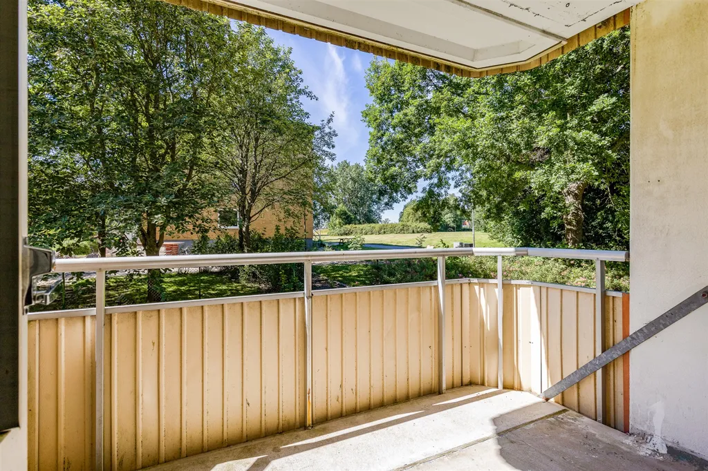 Balcon - Renovated Apartment with Balcony in Åstorp