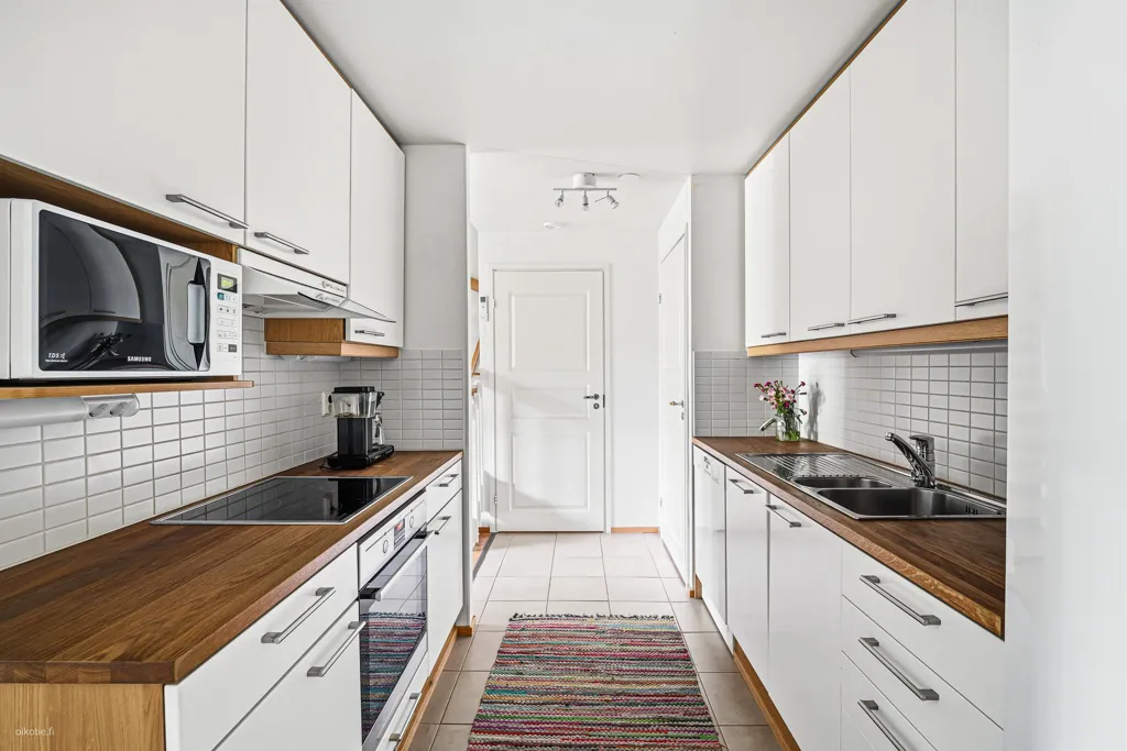 Köök - Spacious Corner Flat with Balcony in Kerava