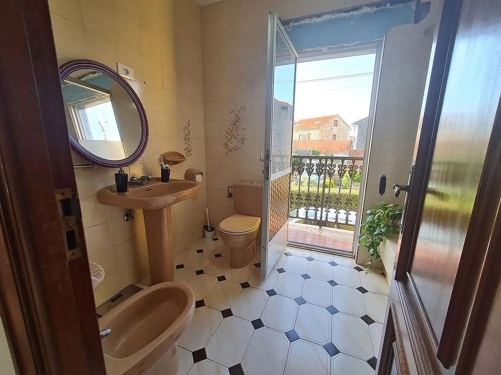 Vannitoad - House with Sea View in Noia