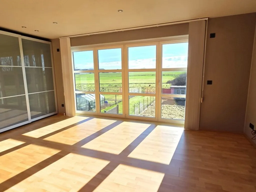 Toad - Move-in Ready Home with Garden and Terrace