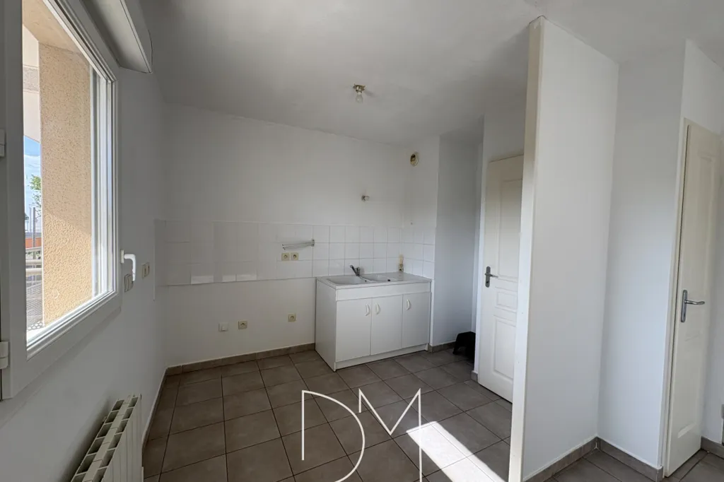 Köök - 2-Bed Apartment with Balcony in Valence