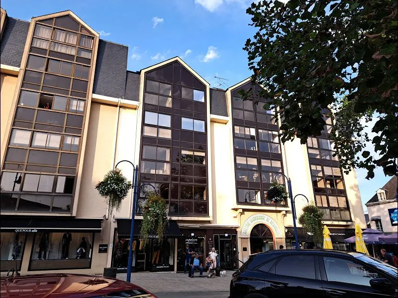 Extérieur - Appartement Duplex en Centre-Ville à Mayenne