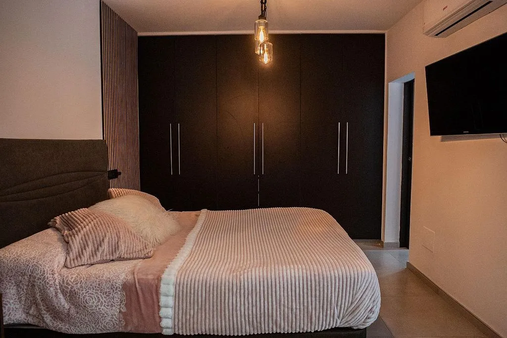 Chambres - Reformed Semi-detached House with Terrace in Ingenio