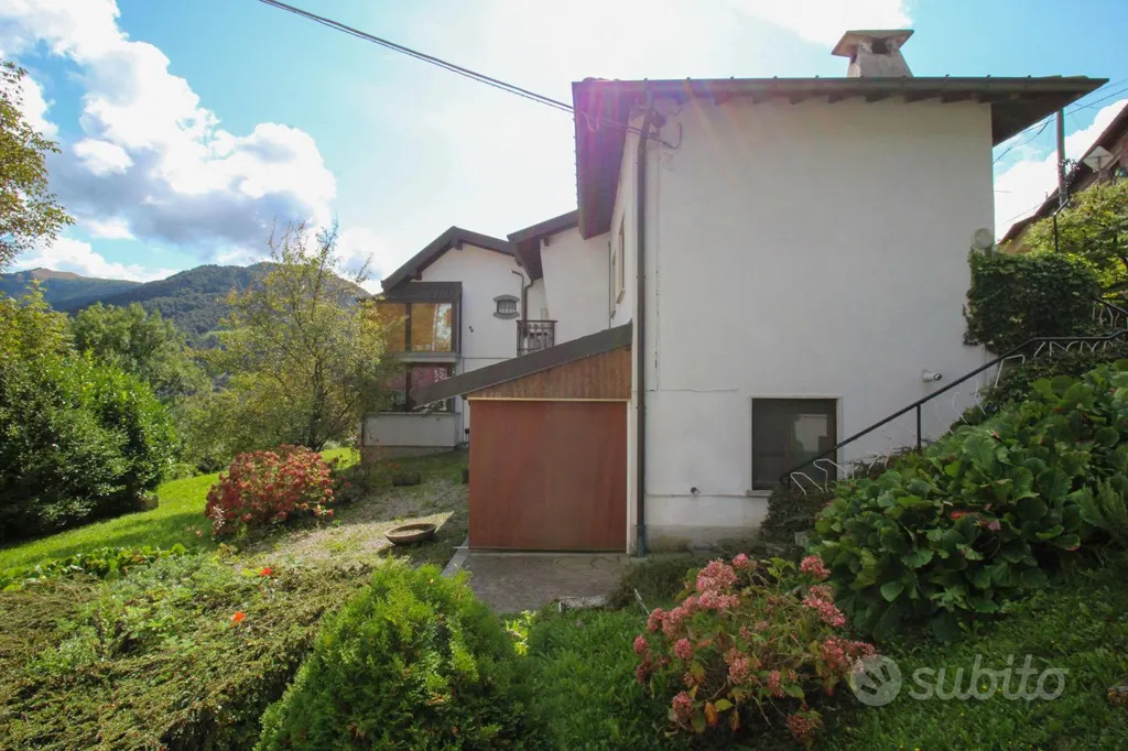 Extérieur - Trilocale with Balcony in Alta Valle Intelvi