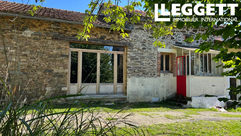 Extérieur - Ensemble Rural avec Deux Maisons et Jardin de 1,75 Acre