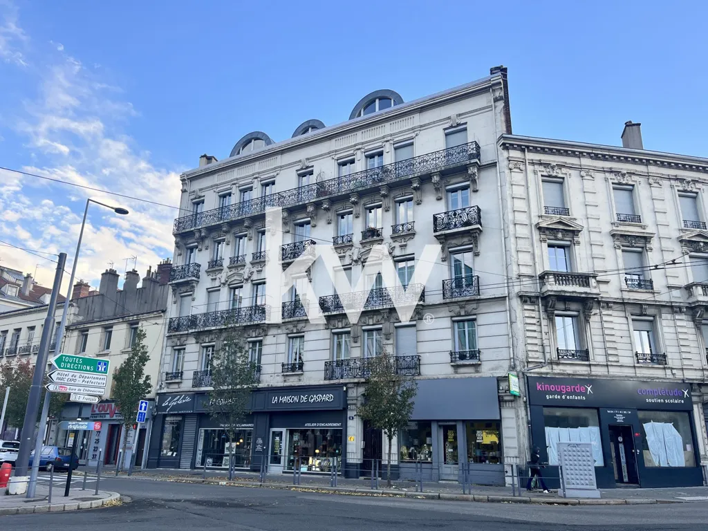 Extérieur - Appartement Bourgeois avec Balcon à Saint-Étienne