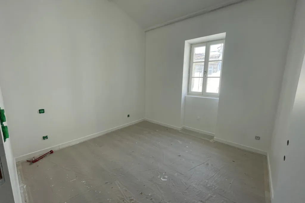 Toad - Duplex with Potential in Bordeaux