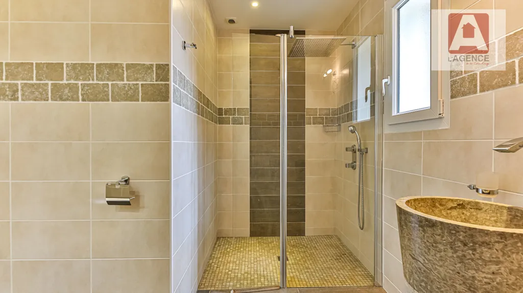 Salles de bain - Maison avec Piscine et Jardin à Saint-Gilles-Croix-de-Vie