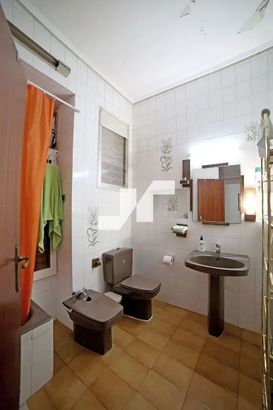 Vannitoad - Three-Storey House with Terraces in Vila-real Centre