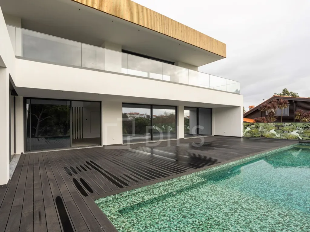 Bassein - T5+3 House with Pool in Cascais