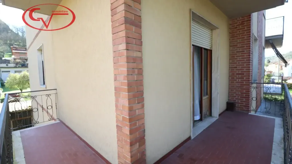Balcon - Trifamiliare Villa with Garden in Montevarchi
