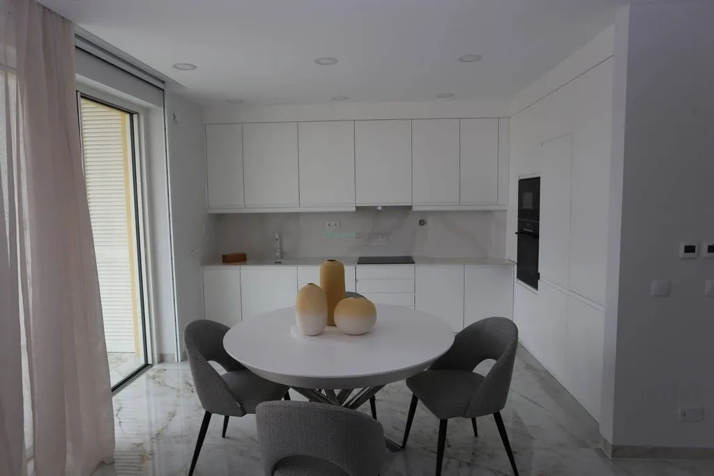 Söögituba - Luxury Flat with Communal Pool in Lagos