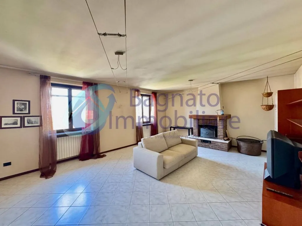 Séjour - Spacious Apartment with Balcony in Casalino