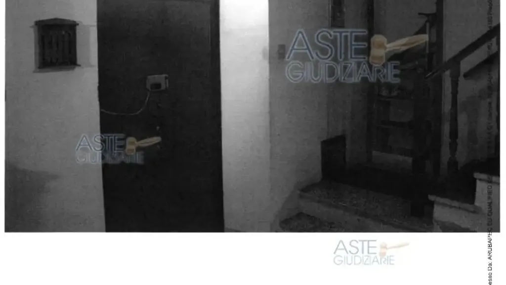 Esik - Apartment with Garden in Serra San Quirico