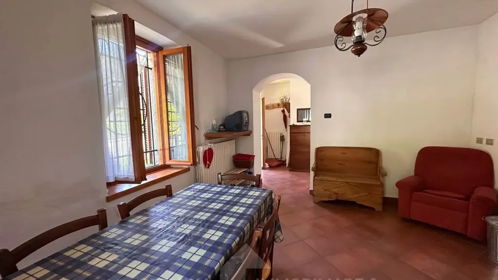 Elutuba - Trilocale with Balcony in Ardenno