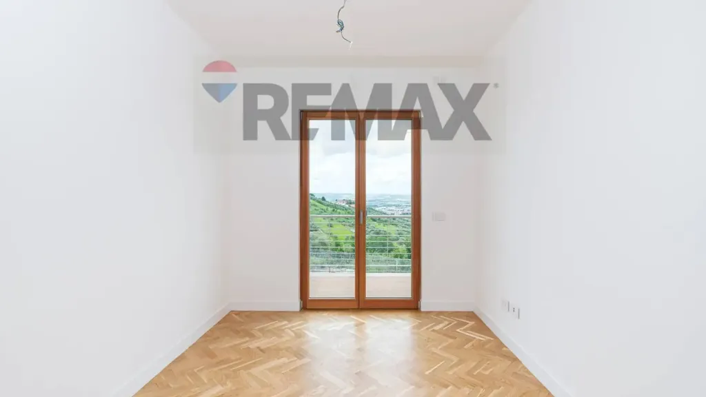 Toad - Contemporary Trilocale with Terrace in Monterotondo