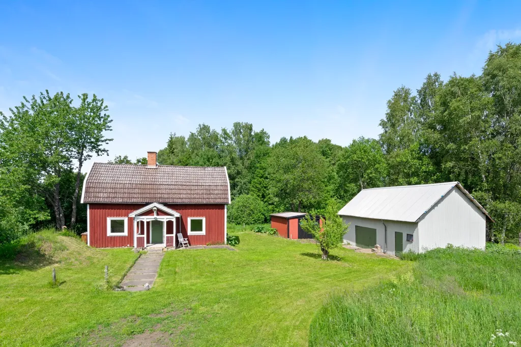 Esterno - Charming Cottage with Workshop in Skövde