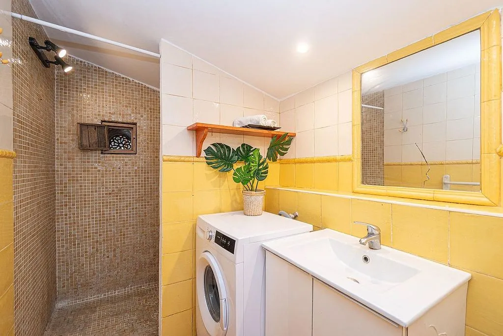 Salles de bain - Rustic House with A/C in Llubí