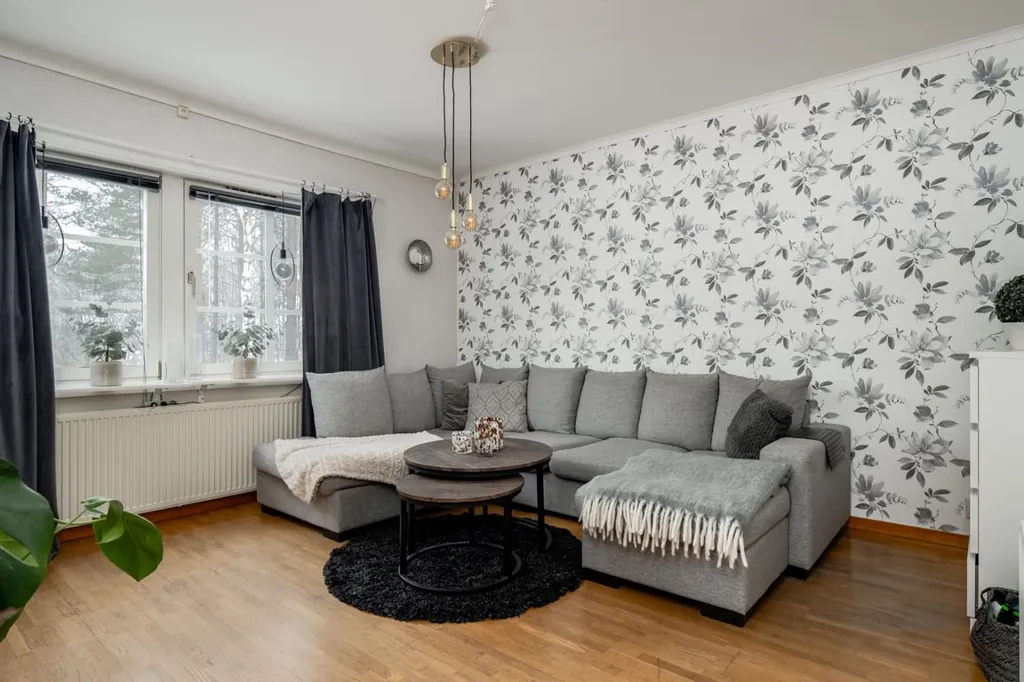 Soggiorno - Stable Rental Property with 16 Units and Garage