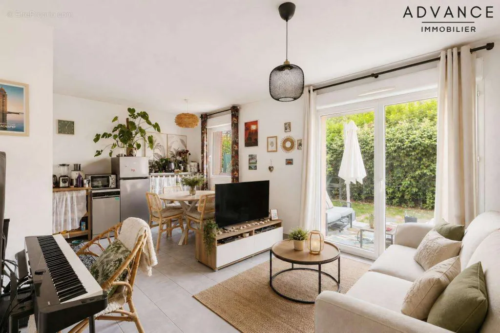Soggiorno - T2 Apartment with Garden in Montrabé