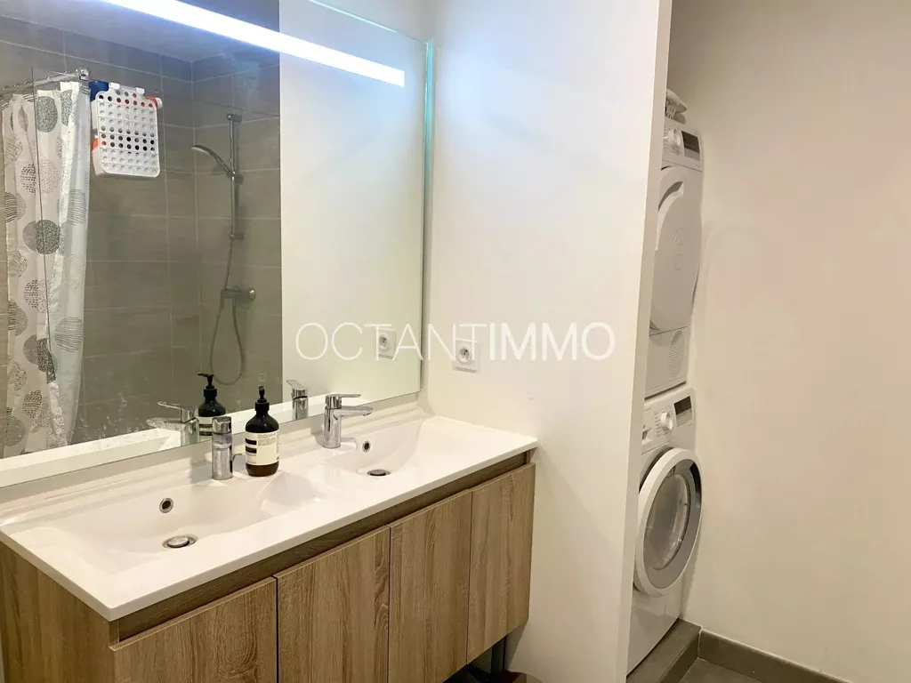 Salles de bain - Appartement 3 Pièces avec Terrasse à Biot
