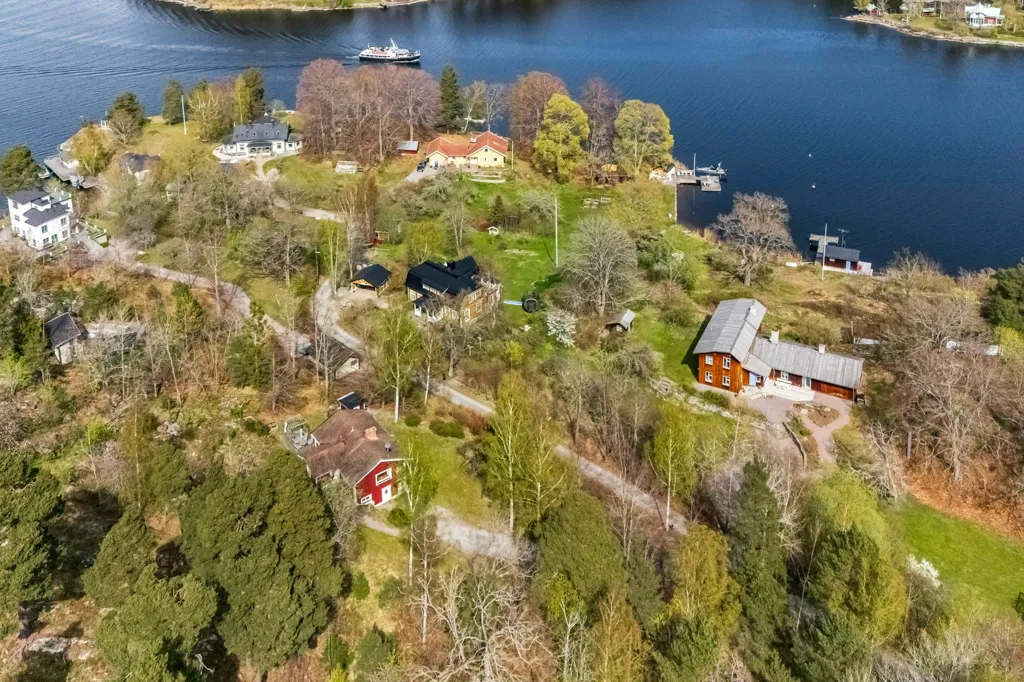 5-toaline maja asukohas Nacka kommun