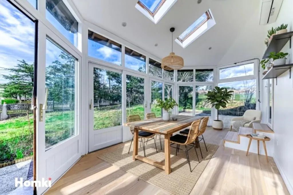 Salle à manger - Maison T6 avec Studio Indépendant à Sainte-Consorce