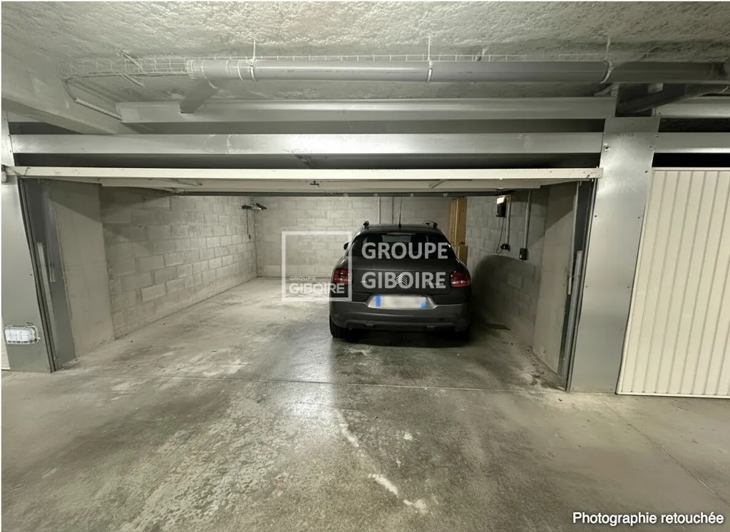 Garage - T3 Apartment with South-Facing Terrace in Sarzeau