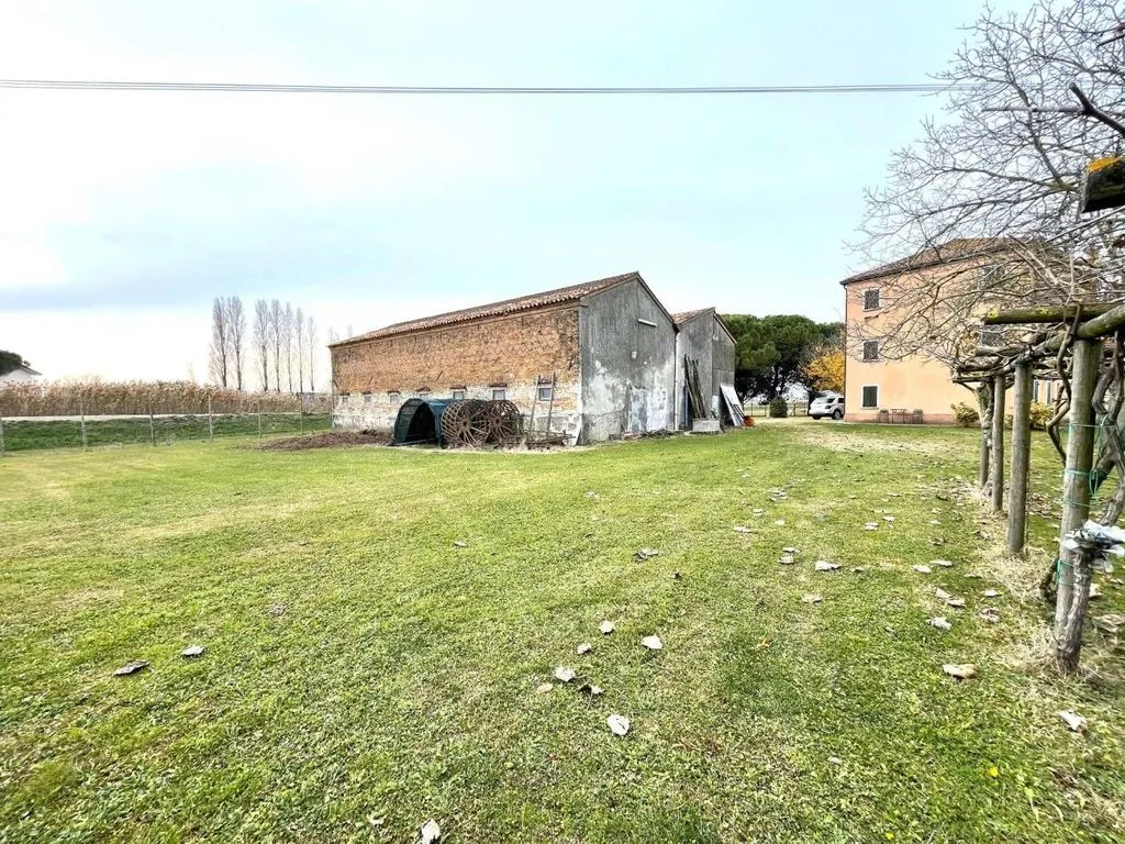 Aed - Historic Farmhouse with Pier in Jesolo