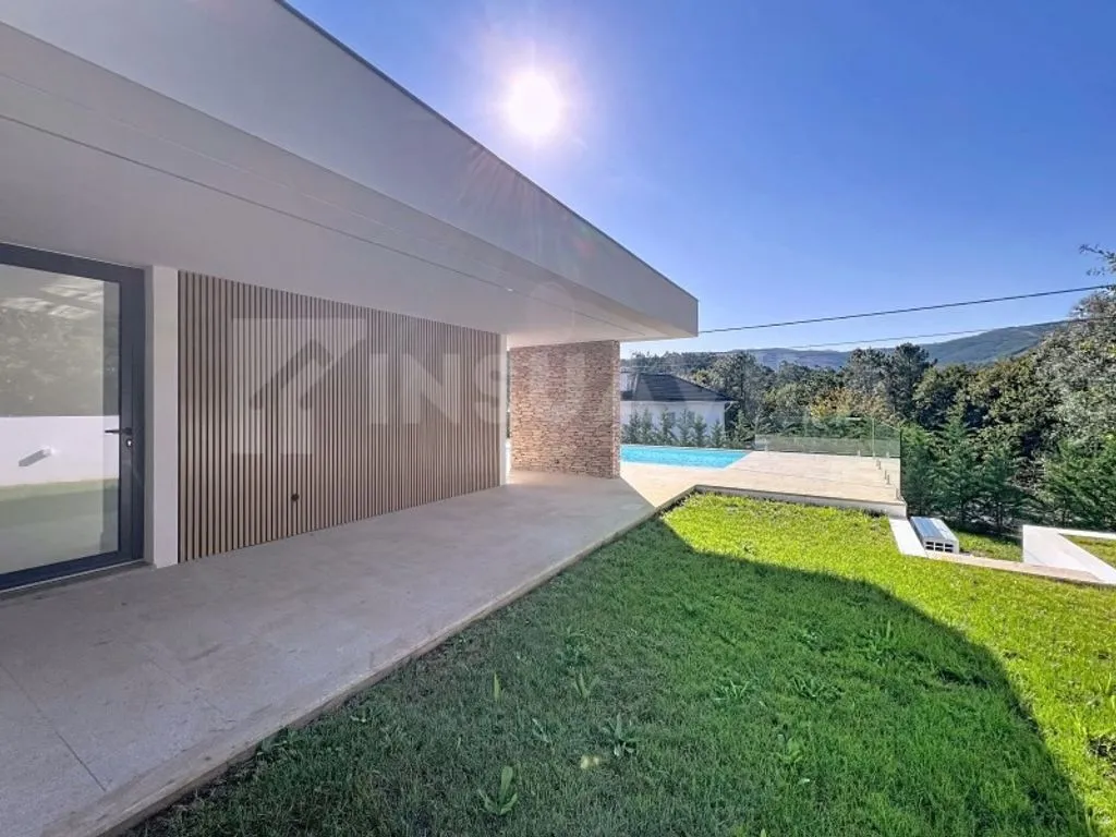 Bassein - Modern Villa with Pool in Vila Nova de Cerveira