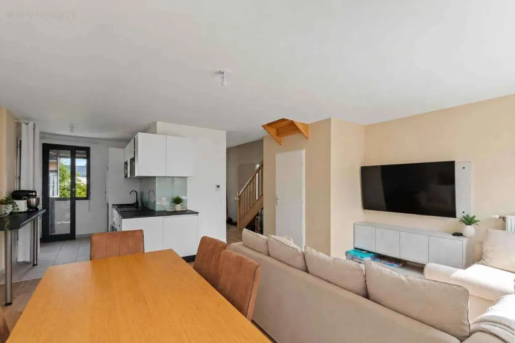 Soggiorno - Duplex with Three Terraces in Recent Residence