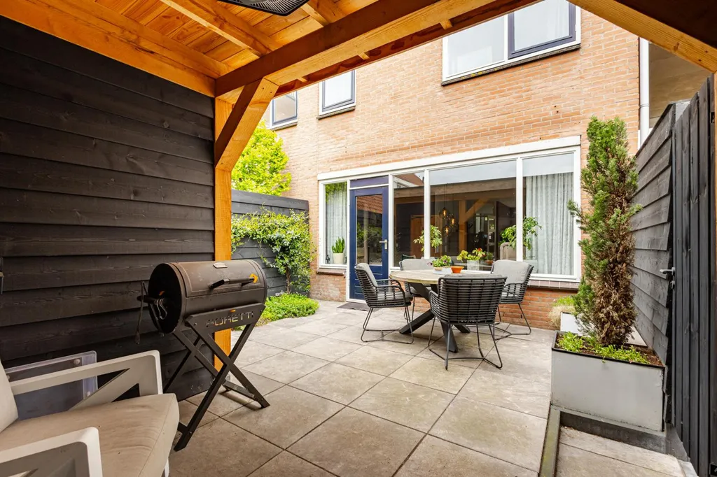 Terrasse - Maisonnette with Garden in Sliedrecht