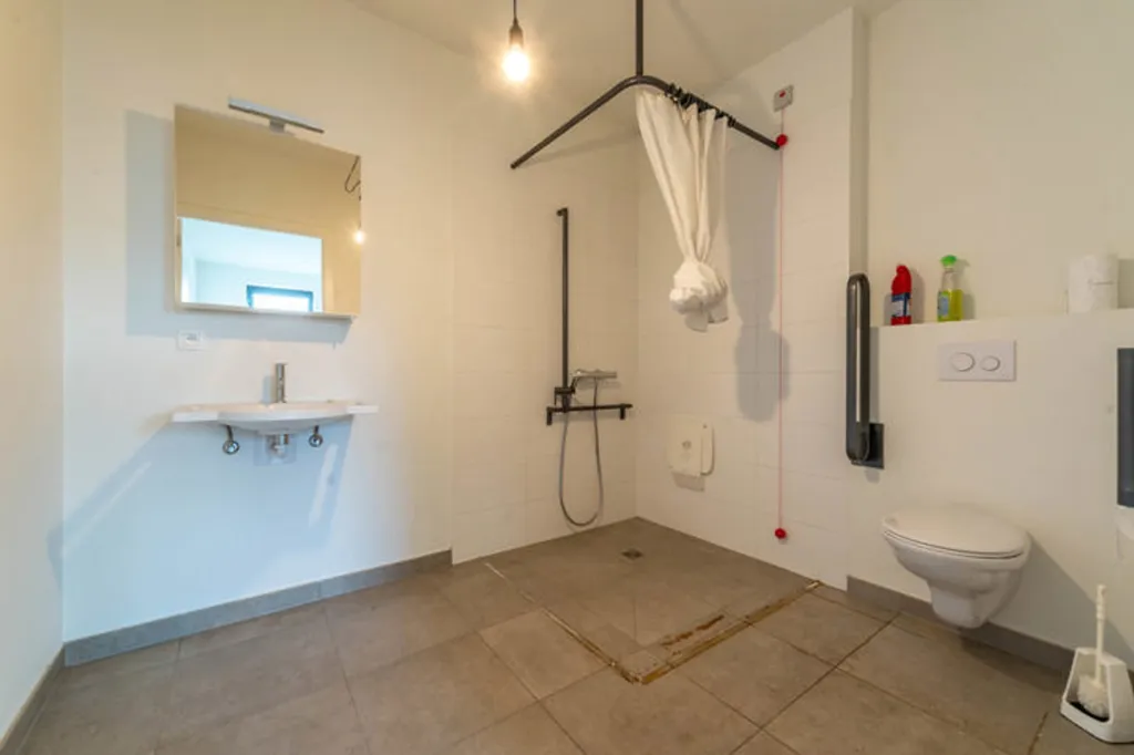 Bathrooms - Assisted Apartment with Terrace in Niel