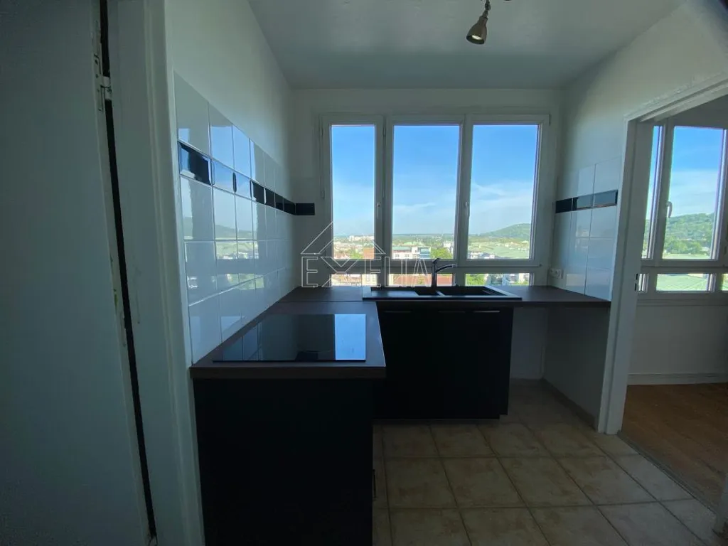 Köök - Flat with Seine View in Mantes Sector