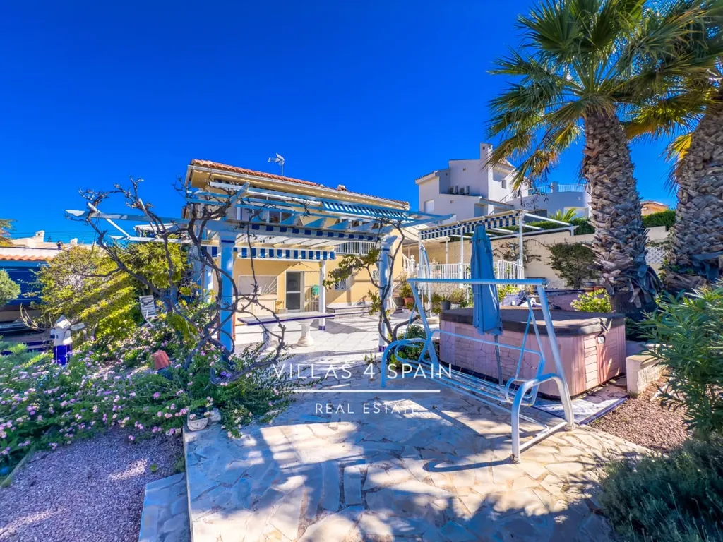 Giardino - Villa with Golf Course Views in Ciudad Quesada