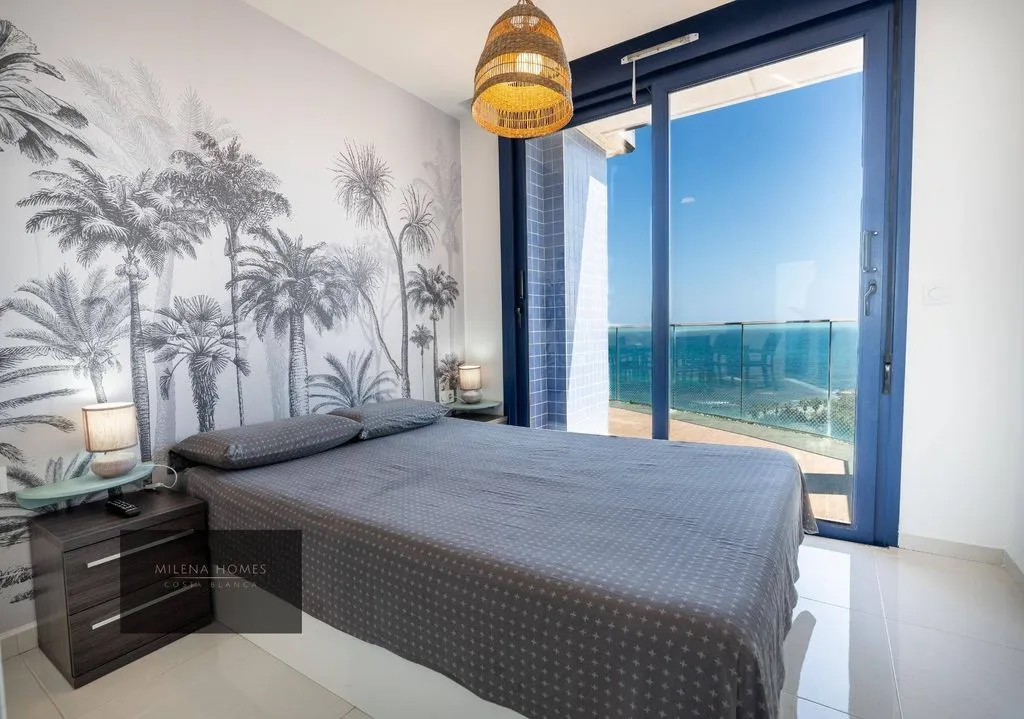 Chambres - Luxury Penthouse with Sea View in Punta Prima