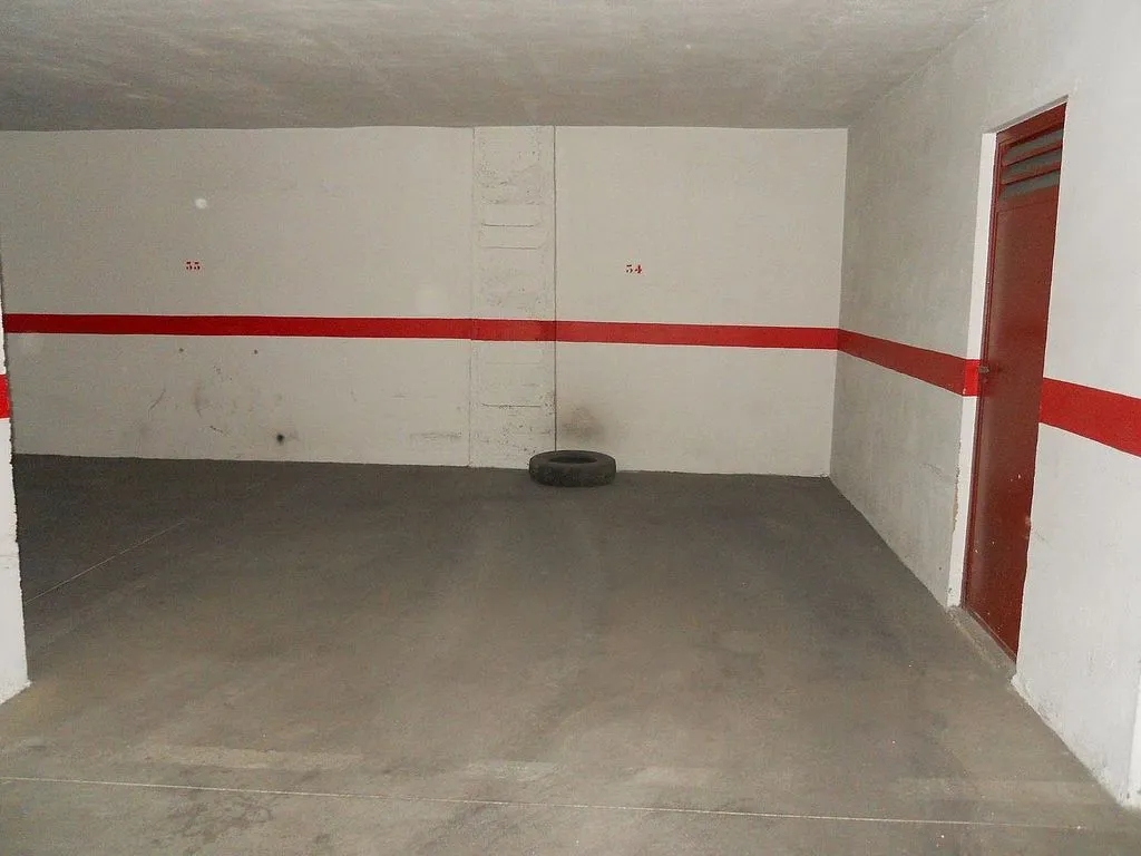 Garage - Modernised Flat with Terrace in Monumental City Centre